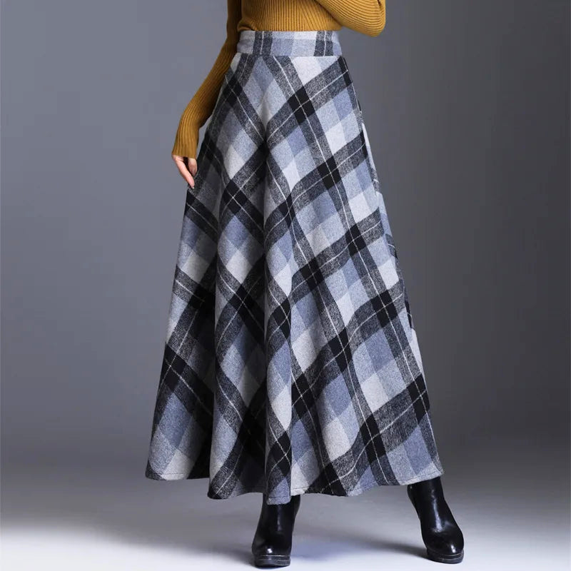 Eline's Plaid Winter Skirt