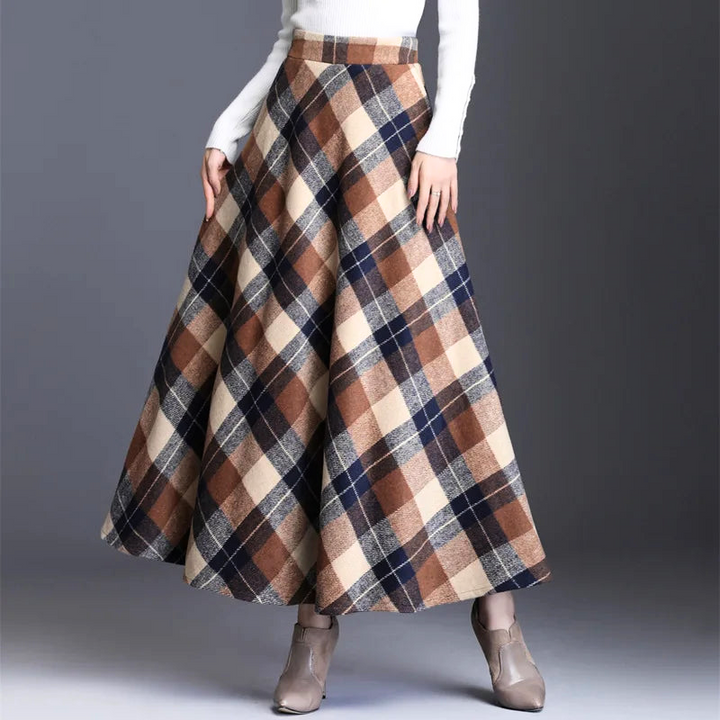 Eline's Plaid Winter Skirt