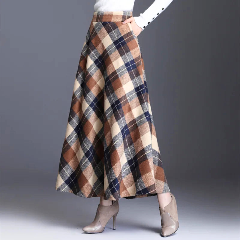 Eline's Plaid Winter Skirt