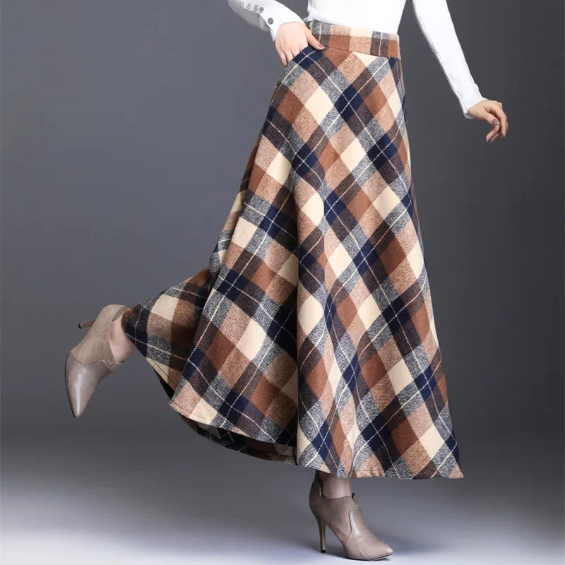 Eline's Plaid Winter Skirt