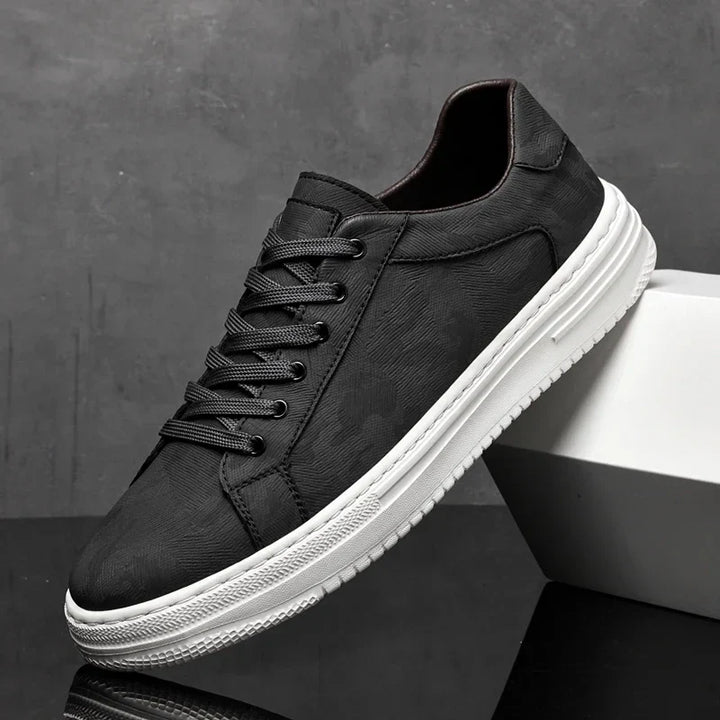 Carvello Low-top Leather Sneakers
